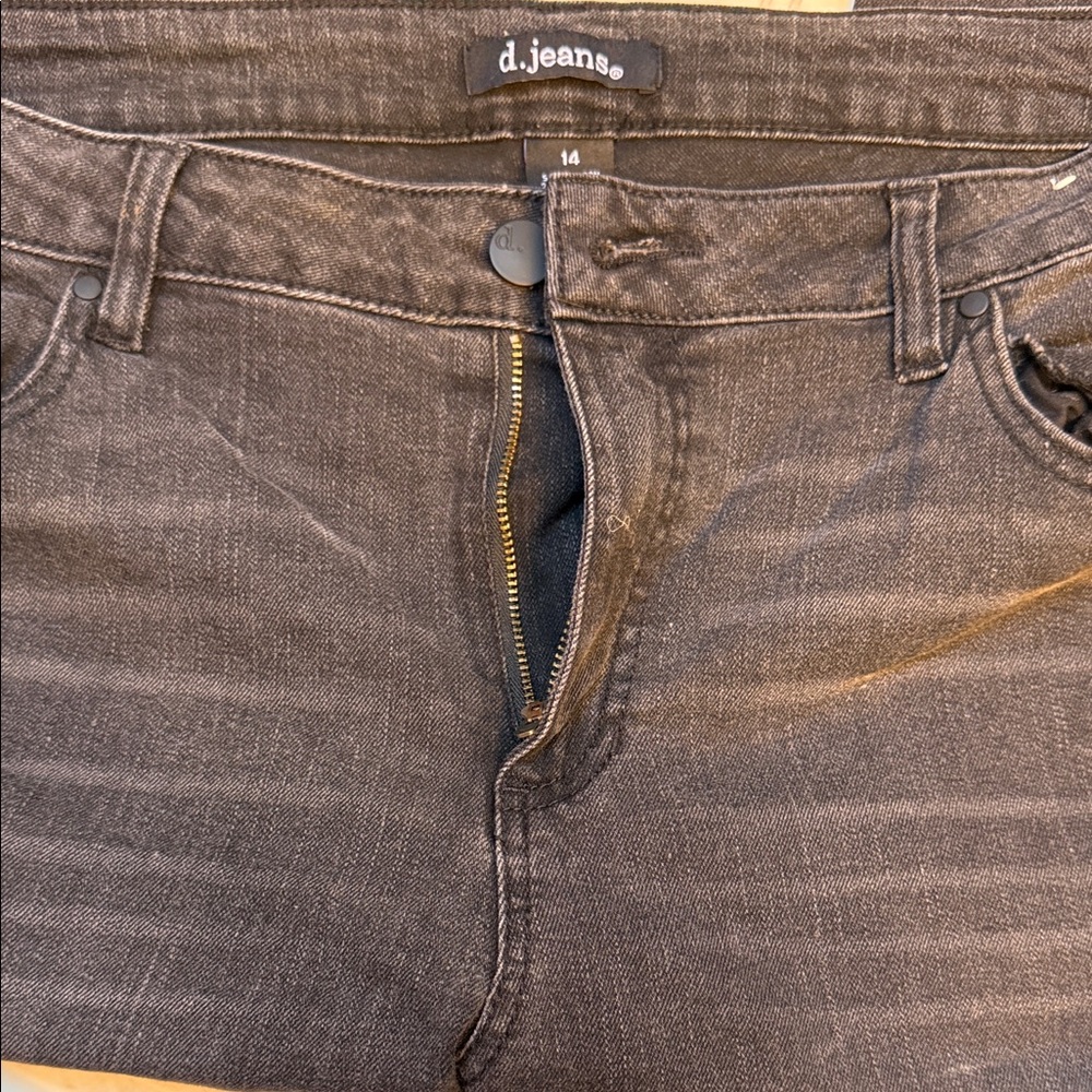D. Jeans women’s Dark Gray Denim